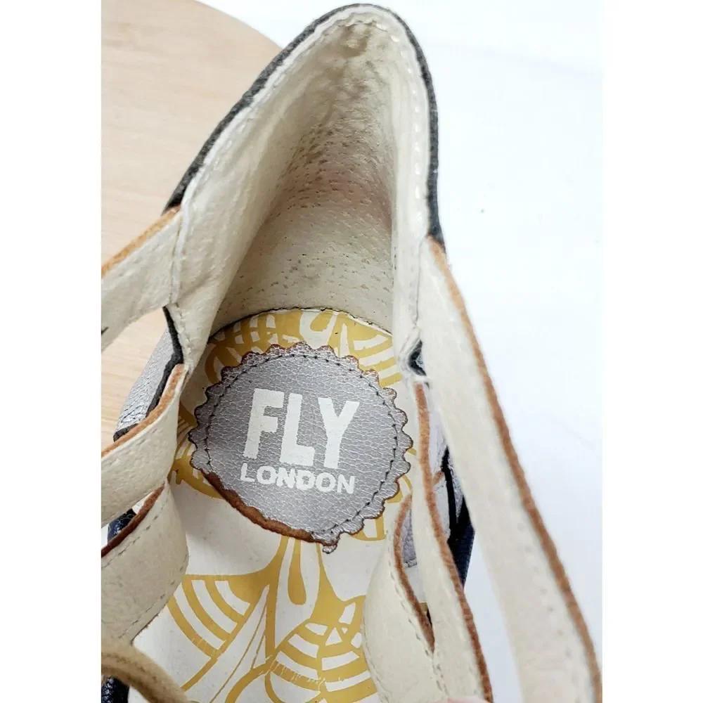Fly London Yafi Wedge Sandals‎ Womens 39 Silver Platform Wedge Lace Up Shoes